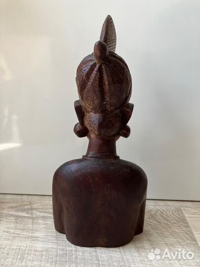 Статуэтка из железного дерева. Африка