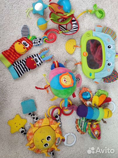 Развивающие игрушки, погремушки