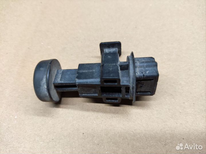 Ограничитель капота Nissan qashqai j11