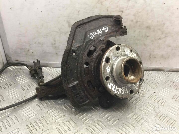 Ступица передняя левая Opel Vectra X18xe