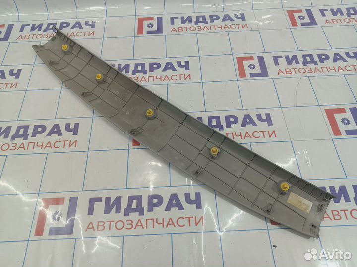 Обшивка двери багажника Kia Ceed (ED) 81761-1H300