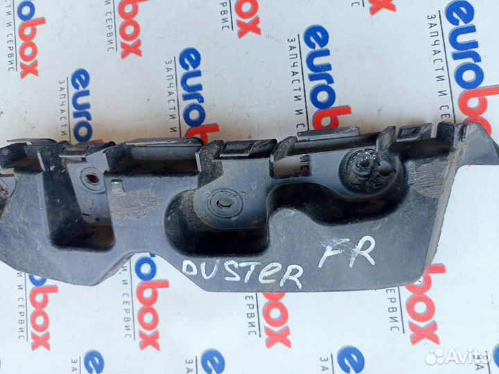 Кронштейн переднего бампера правый Renault Duster