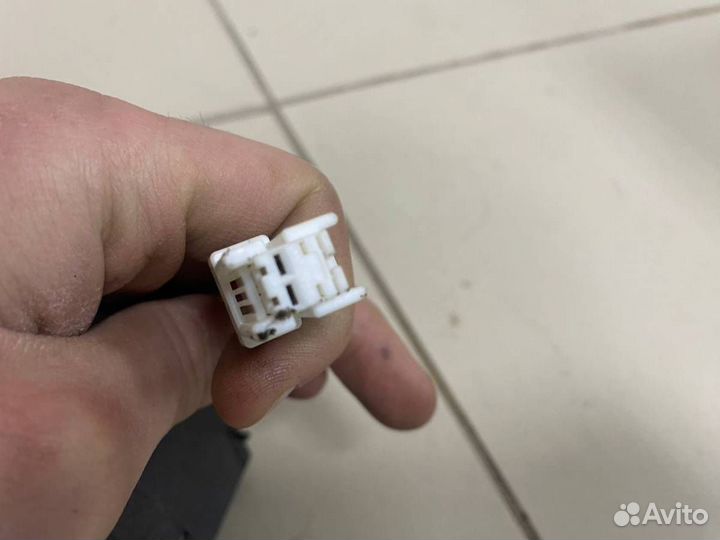 Переключатель поворотов подрулевой Renault Logan 2 2014