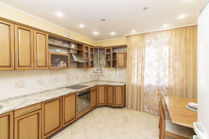 3-к. квартира, 110 м², 3/9 эт.