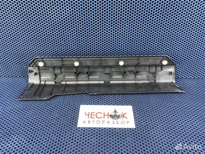 Накладка порога передняя правая Nissan X-Trail T31