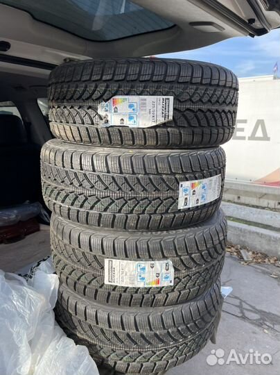 Bridgestone Blizzak LM-32 225/50 R17