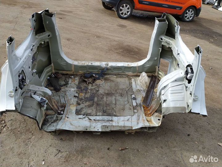 Задняя часть mitsubishi outlander 3