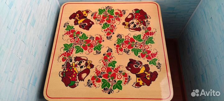 Детский столик