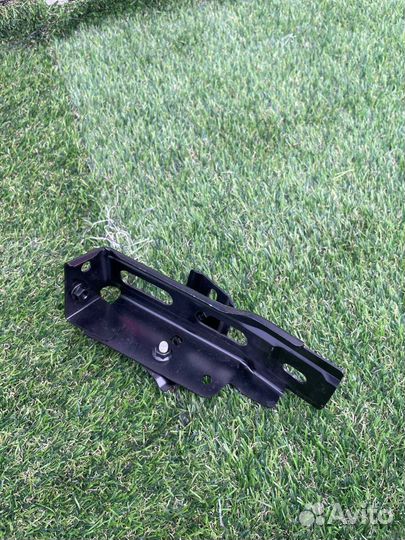 Кронштейн передней панели (телевизора) Zeekr 001