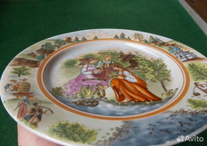 Тарелка декоративная Дулево