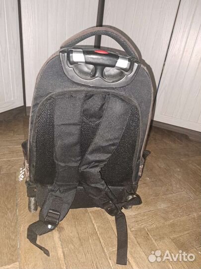 Рюкзак на колесах