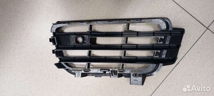 Решетка бампера боковая Vw Touareg Nf 2010-2014