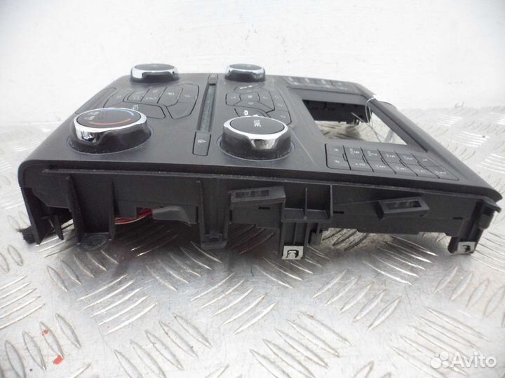 Панель управления магнитолой Ford Fusion 2 USA DS7