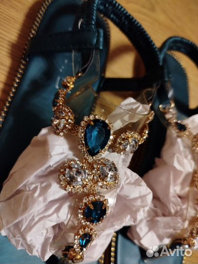 Босоножки женские