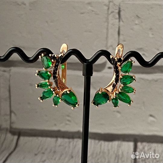 Серьги Graff с камнями