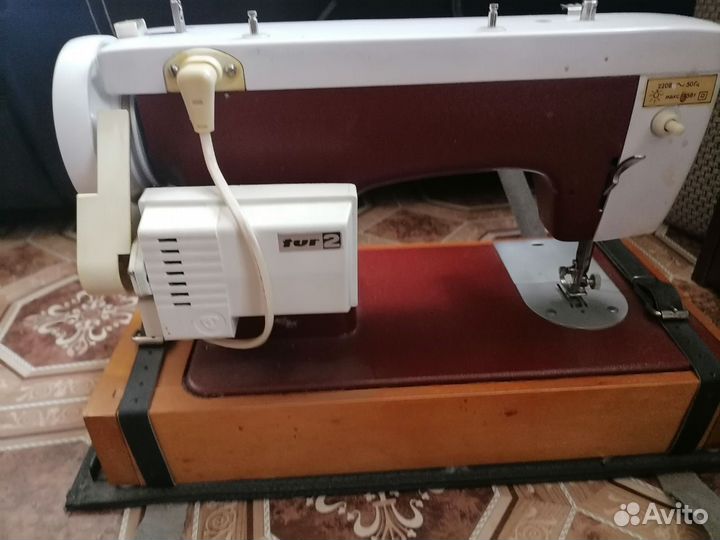 Швейная машина Чайка 132м