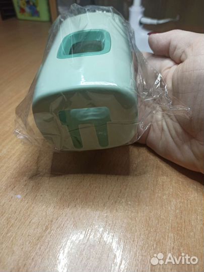 Держатель зубных счеток и дозатор зубной пасты