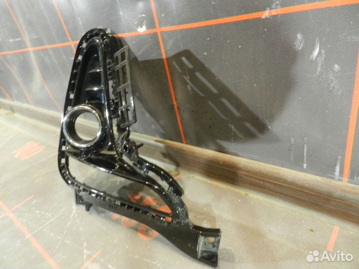 Накладка фары противотуманной левой - Kia Rio 4