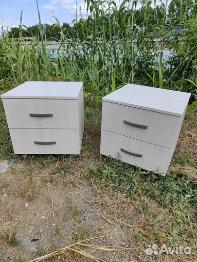 Тумбочка прикроватная