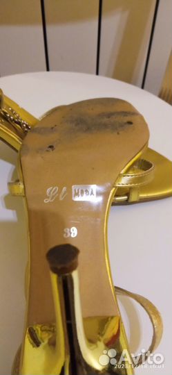 Туфли босоножки золотые 39