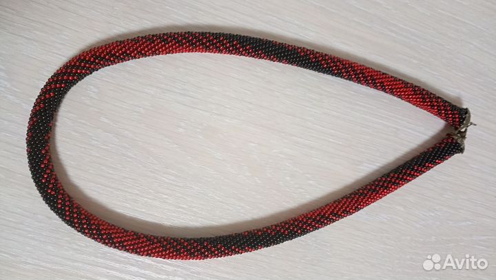 Лариат, жгут из бисера