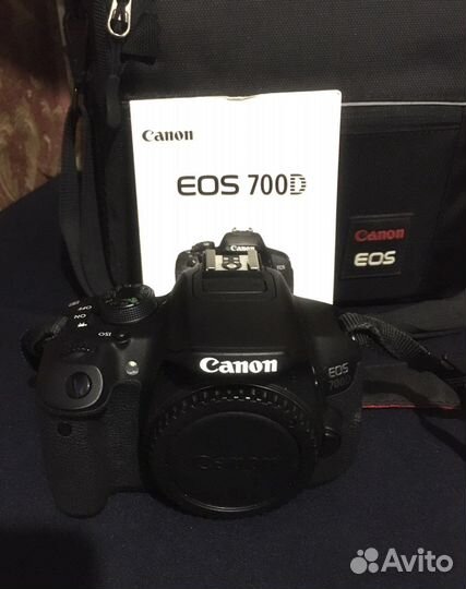 Зеркальный фотоаппарат canon EOS700D