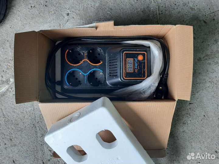 Стабилизатор напряжения