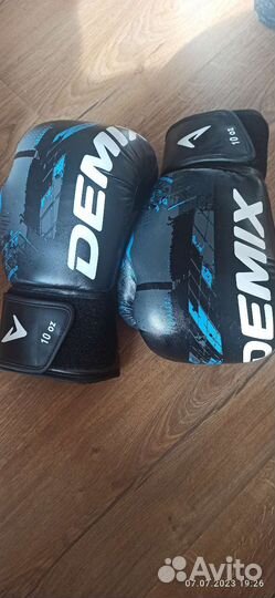 Боксерские перчатки 10 oz детские