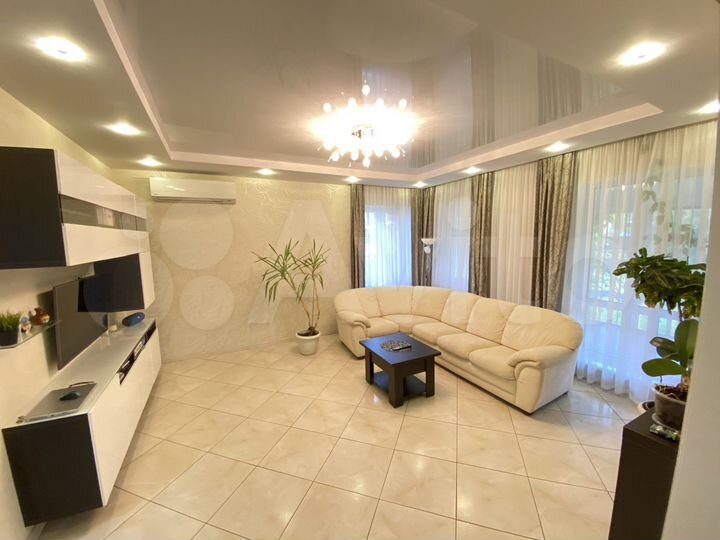 Коттедж 267 м² на участке 20 сот.