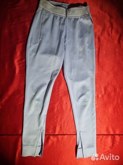 Спортивные штаны бренда siksilk