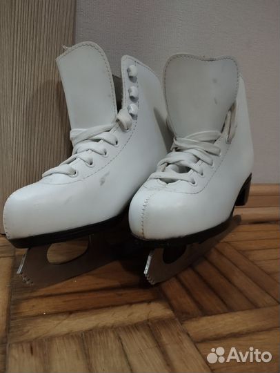 Коньки фигурные детские 32