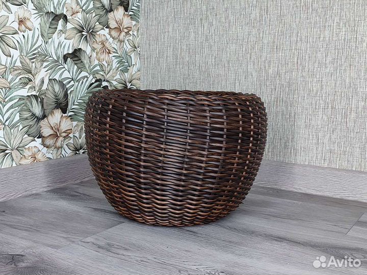 Кашпо для цветов из искусственного ротанга