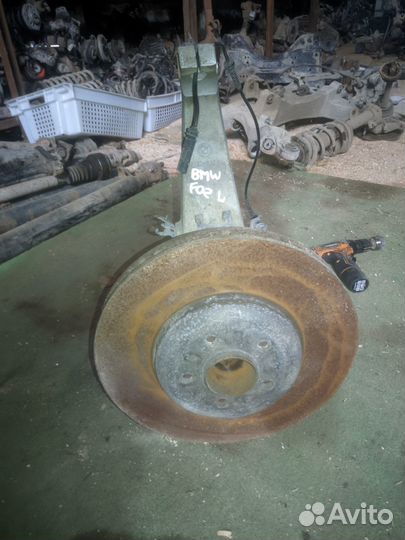 Кулак поворотный передний Bmw 7-Series F02