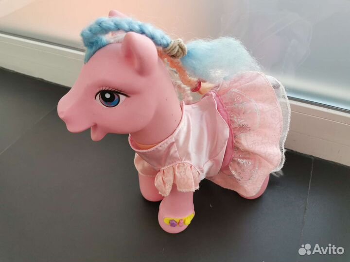 Пони Маруся в платье