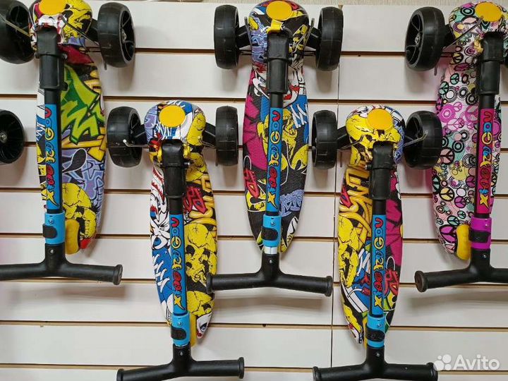 Самокат детский трехколесный новый