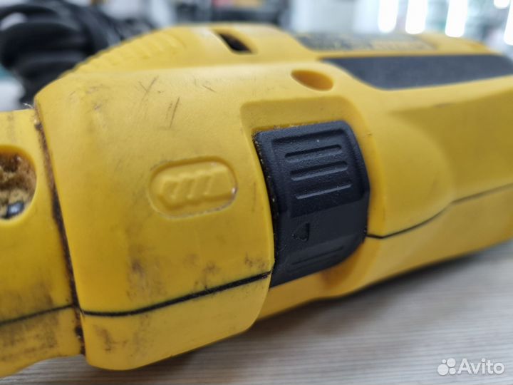 Дрель ударная Dewalt DWD024