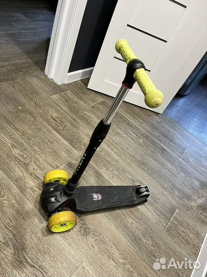 Самокат детский трехколесный