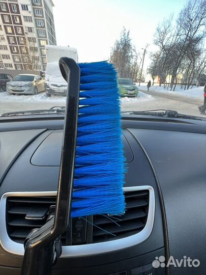 Щетка автомобильная для снега
