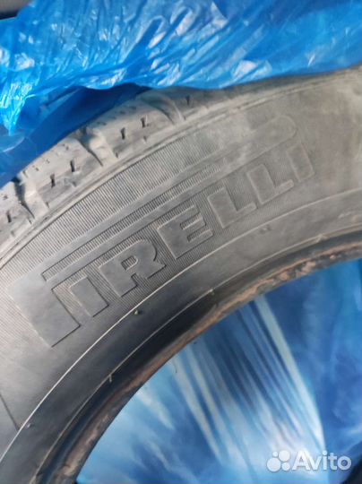 Pirelli Ice Zero 2 215/55 R16