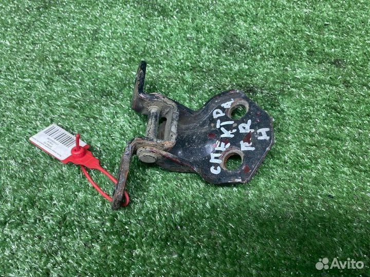 Петля двери передняя правая Kia Spectra