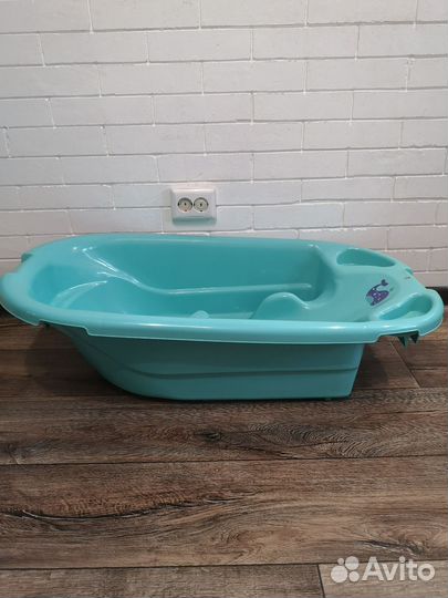 Ванночка для купания с горкой и сливом