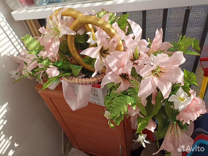 Свадебные Кольца с цветами на машину