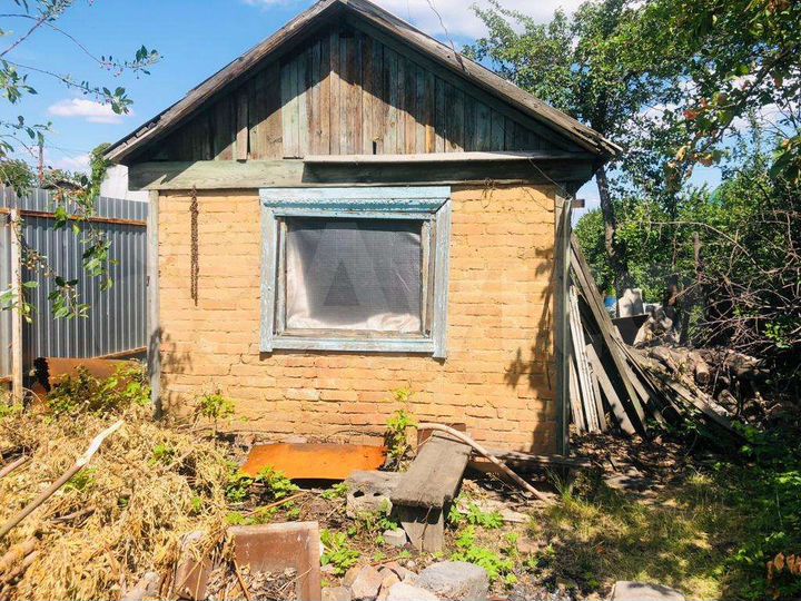 Дом 10 м² на участке 6,5 сот.