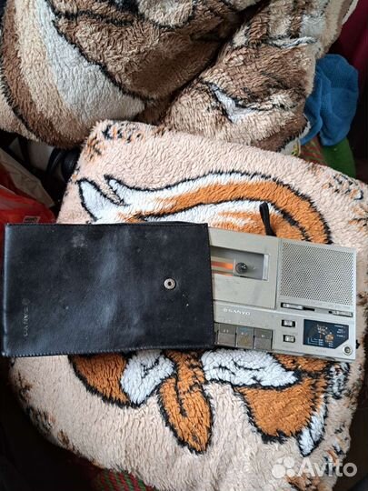 Радиоприемник sanyo