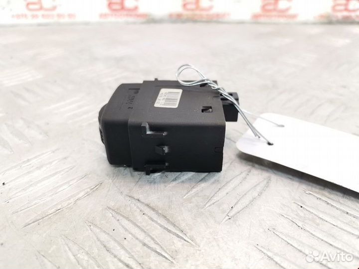 Кнопка корректора фар Nissan Note E11 2006