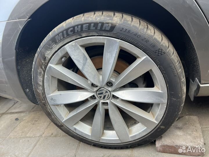Vw passat 235 45 r19