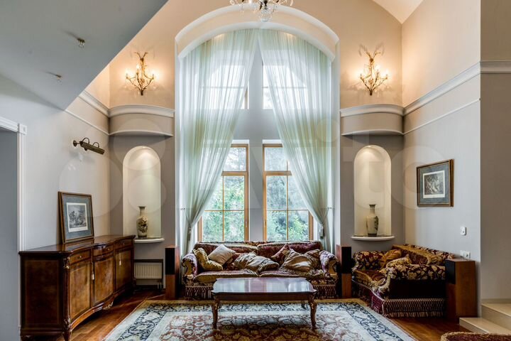 Дом 400 м² на участке 19 сот.