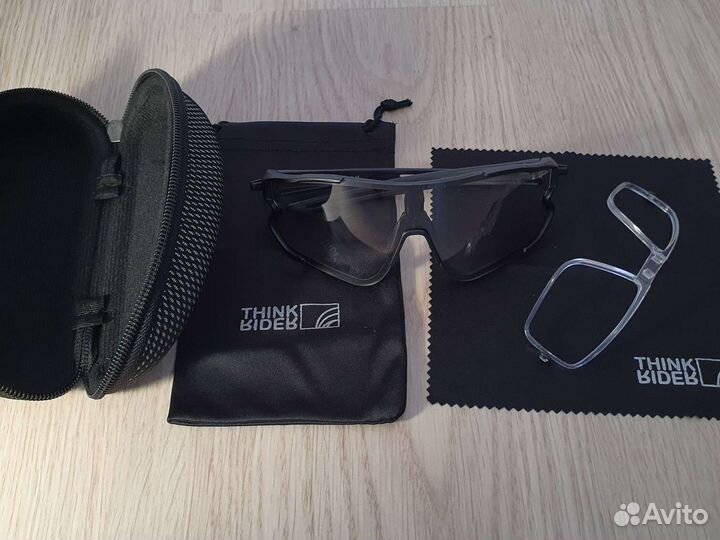 Спортивные фотохромные очки think rider