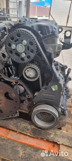 Двигатель Volkswagen Transporter T5 AXC 2006г