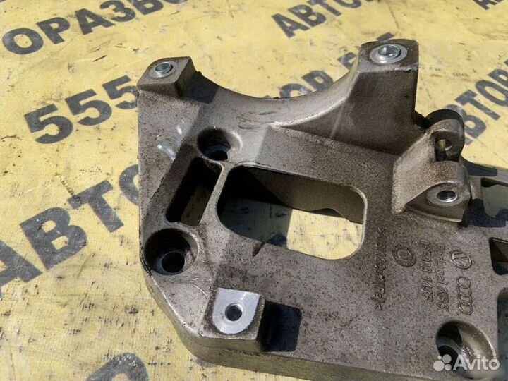 Кронштейн генератора Volkswagen Golf Plus